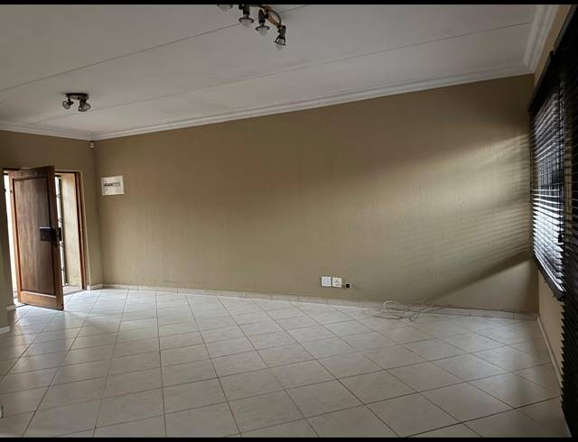 3 BEDROOM TOWNHOUSE TO LET IN SONNEVELD
